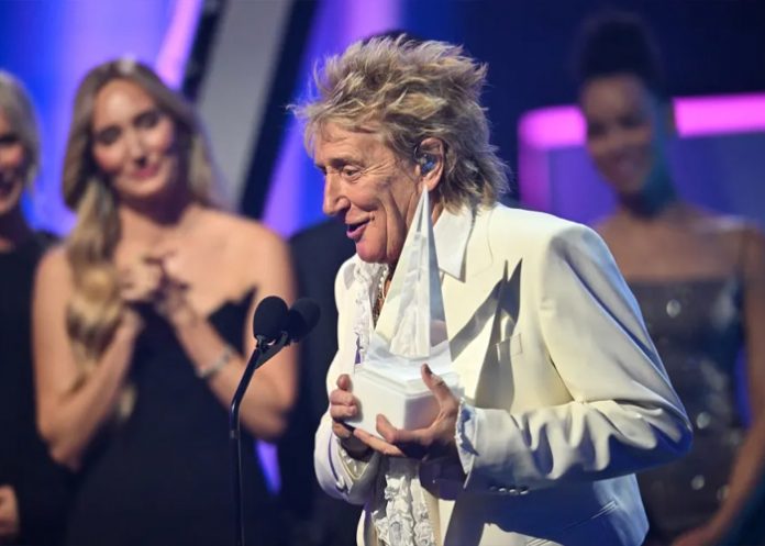 Foto: Rod Stewart canta 