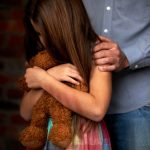 Indignación en Francia: 20 años para el asqueroso que abusó a casi 300 niños Foto: Francia estalla en indignación /Cortesía