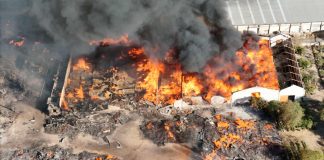 Foto: Un fuerte incendio en Hermosillo, provocó varias explosiones/Cortesía