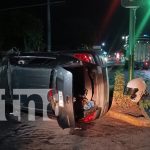 Conductor borracho impacta semáforo en la Centroamérica, Managua Foto: Bolo al volante destroza semáforo en la Centroamérica/TN8