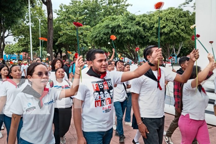 Foto: ofrenda floral dedicada al General Miguel Ángel Ortez/TN8 Foto: ofrenda floral dedicada al General Miguel Ángel Ortez/TN8