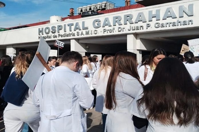 Foto: Fuerte acusación desde el sector salud: Milei denunciado por incumplimiento / Cortesía