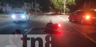 Foto: Motociclista y su acompañante sobreviven de milagro tras violento choque en Managua/TN8