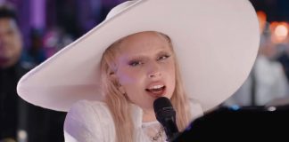 Foto: Lady Gaga gana su primer premio Emmy /Cortesía