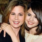 ¡Hipotecó su casa! Mamá de Selena Gomez intenta salvar fundación de salud mental Foto: Mamá de Selena Gomez al borde de la quiebra /cortesía