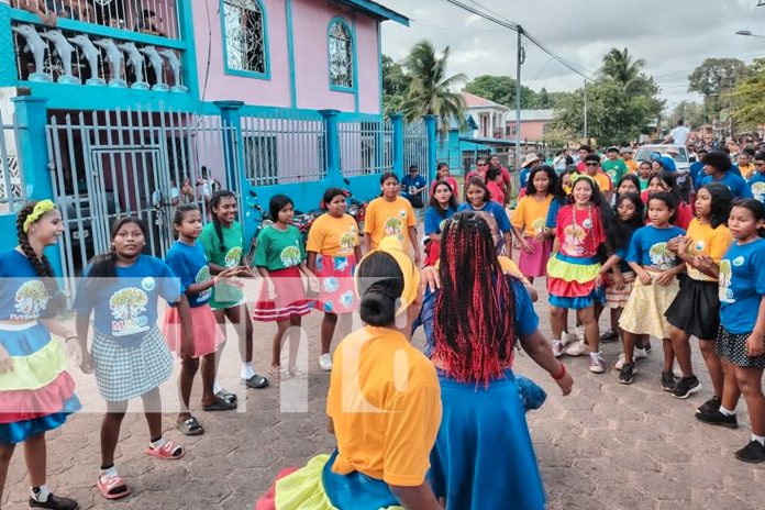 3 Foto: Colorido carnaval en Bilwi da la bienvenida al mes de mayo, mes de la fertilidad/TN8