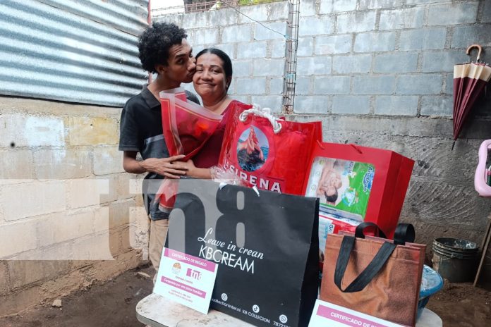 3 Foto: Fe, fuerza y amor: madre nicaragüense inspira con su entrega incondicional / TN8