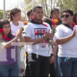 Con respeto y amor, entregan flores a madres que inspiraron la Revolución Foto: Con respeto y amor, entregan flores a madres que inspiraron la Revolución / TN8