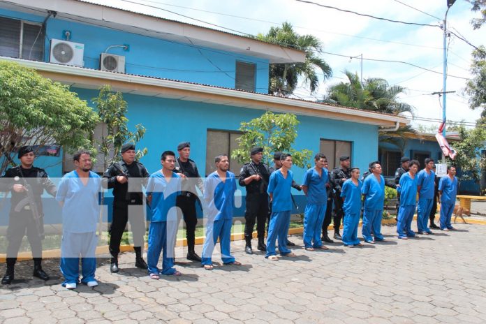4 Foto:Masaya: Policía detiene a sujetos por intimidar y golpear a sus víctimas durante robos/TN8