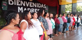 Foto: Ganadora del primer lugar del concurso de la "madre panza" le midió 57 centímetros / TN8