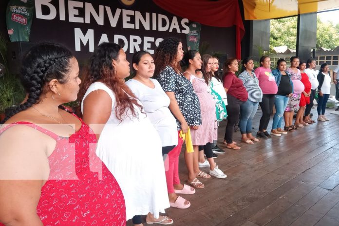 Foto: Ganadora del primer lugar del concurso de la