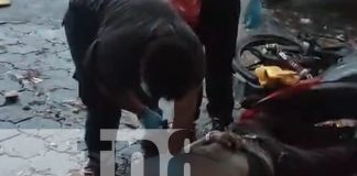 Foto: Motocicleta con dos jóvenes se estrella brutalmente en Managua/TN8