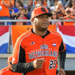 Andruw Jones al frente de países bajos para el Clásico
