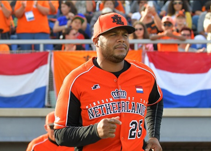 Andruw Jones Andruw Jones al frente de países bajos para el Clásico