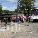 Foto: Accidente y vuelco de Jeep cerca de la Alcaldía de Managua / TN8