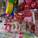 Rosas, queques y… ¿babydolls?: los regalos más buscados por el Día de las Madres Foto: Regalos por el Día de las Madres en distintos establecimientos de Managua / TN8