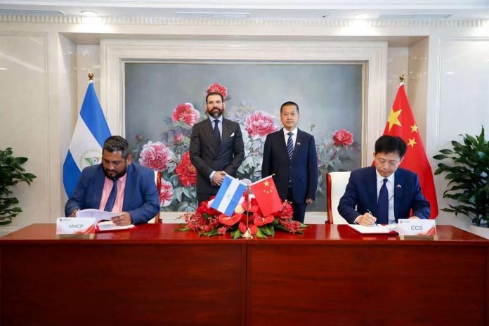 Foto: Nicaragua firma cuatro contratos con Beijing /Cortesía