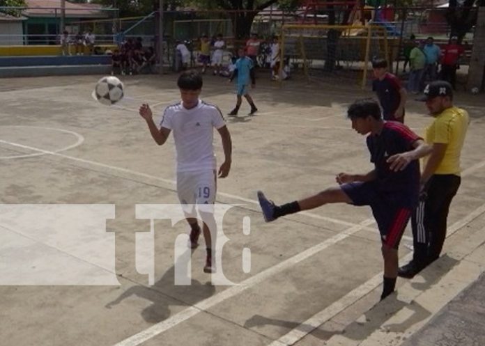 Foto: Fútbol con la Liga de Barrio en Managua / TN8