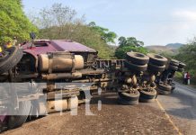 Camión cargado con café vuelca en carretera El Guayacán-Jinotega Foto: Fuerte accidente con camión en Jinotega / TN8