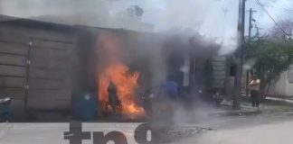 Foto: Incendio en una moto en un taller de mecánica de Bluefields / TN8