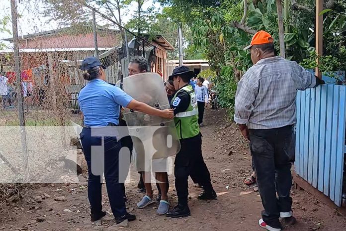 Foto: Borracho le pegó fuego a su propia carpintería en Juigalpa /TN8 Foto: Borracho le pegó fuego a su propia carpintería en Juigalpa /TN8