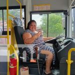 Foto: Mujer transportista de Bluefields con nuevos buses / TN8