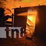 Voraz incendio deja a una familia de Matiguás, Matagalpa sin sus pertenencias Foto: Incendio en una vivienda de Matiguás / TN8