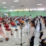 MINED celebra a las madres nicaragüenses con emotivo concierto en León Foto: Coro en homenaje a las madres en León / TN8