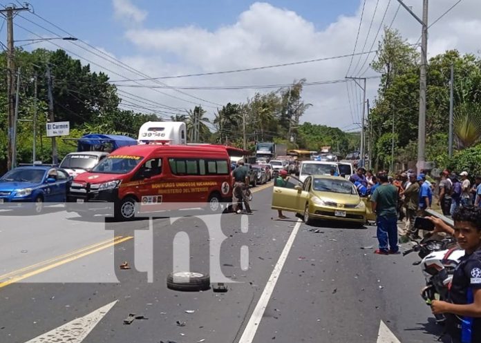 Foto: Accidente de tránsito en la Carretera Sur / TN8 Foto: Accidente de tránsito en la Carretera Sur / TN8