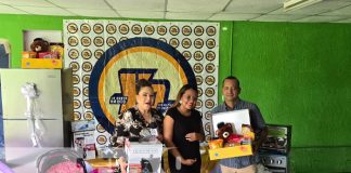 Foto: Premios a las madrecitas con Tu Nueva Radio Ya / TN8