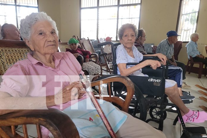 Foto: Alumnos de la UNP brindan apoyo emocional en asilo de Boaco /TN8 Foto: Alumnos de la UNP brindan apoyo emocional en asilo de Boaco /TN8
