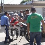 “Fue un milagro”: motociclista sale ileso tras aparatoso choque en Estelí Foto: Accidente con moto en un barrio de Estelí / TN8