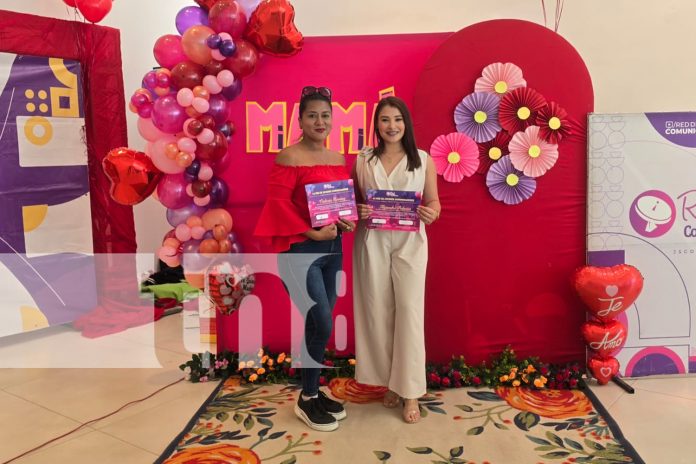 Foto: Homenaje a Madres que comunican con el corazón /TN8 Foto: Homenaje a Madres que comunican con el corazón /TN8