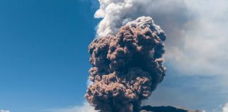 Foto: El volcán Etna entra en erupción en Italia/Cortesía