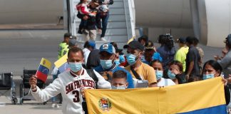 Foto:Maduro insta a “hacerla grande” para migrantes tras llegada de 150 compatriotas/Cortesía