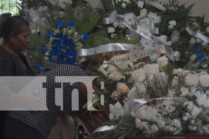 1 Foto: Despedida con Honor al Dr. Elvis Taylor Levy: Héroe de la Salud en el Caribe Norte/TN8