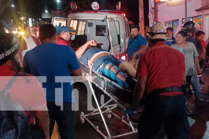 Foto: Giro repentino en Carretera Sur, Managua provoca que motociclistas terminen graves/TN8