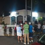 Foto: Accidente de tránsito deja a motorizado lesionado y a un taxista agredido en Managua/TN8