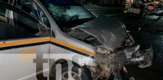 Foto:TTaxi en Juigalpa impactado por camioneta; joven con trauma craneall/TN8
