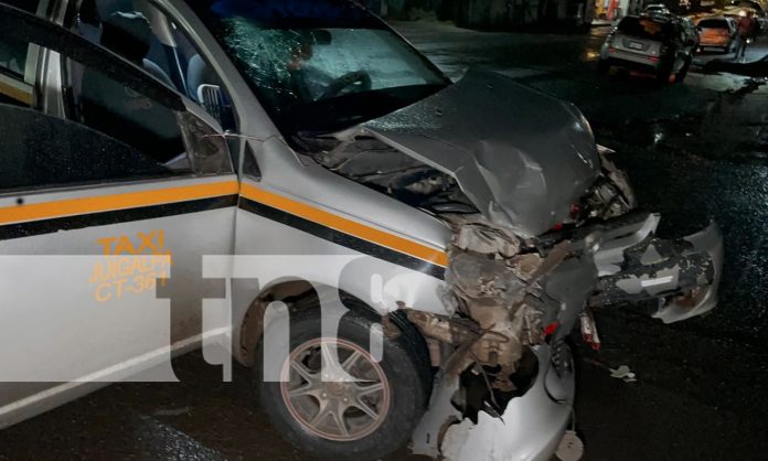1 Foto:TTaxi en Juigalpa impactado por camioneta; joven con trauma craneall/TN8