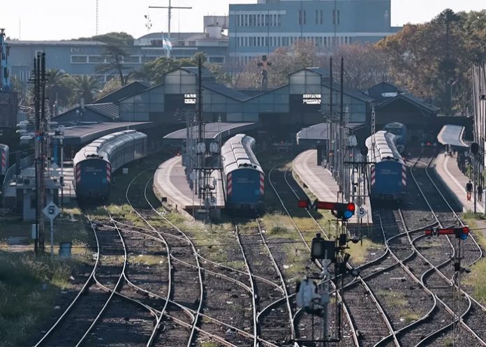 Foto: El ajuste de Milei deja a miles sin transporte /cortesía Foto: El ajuste de Milei deja a miles sin transporte /cortesía