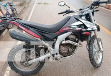 Tragedia en Pantasma: Motocicleta arrolla a niña de 6 años y la arrastra 10 metros Foto: Tragedia en Pantasma: Motocicleta arrolla a niña de 6 años y la arrastra 10 metros/TN8