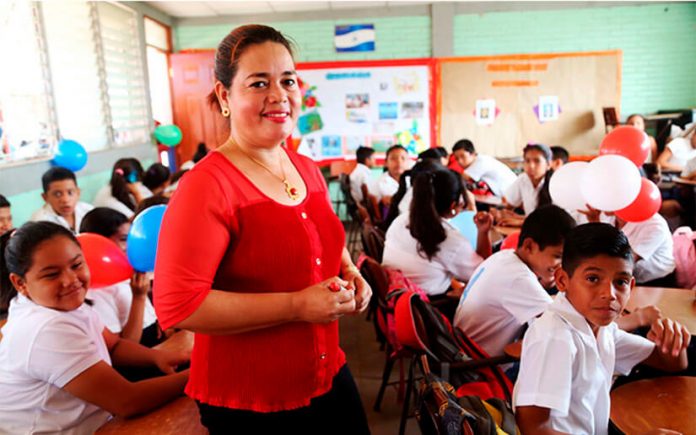 1 Foto: Nicaragua honra la entrega y compromiso de sus educadores / Cortesía
