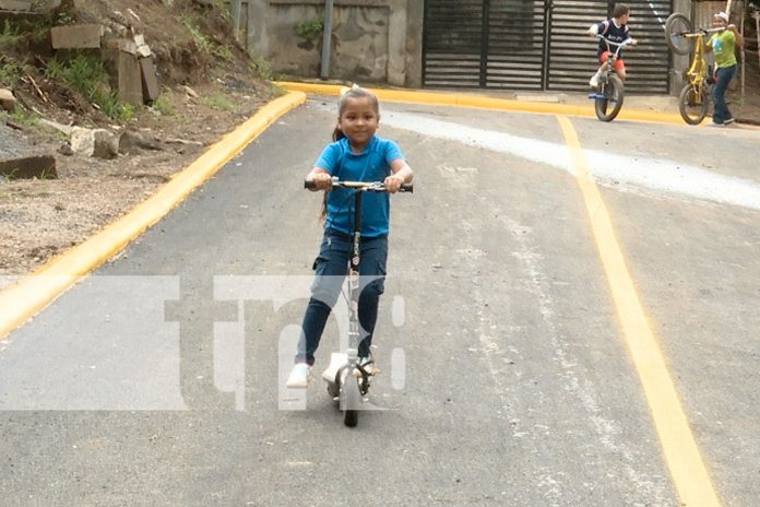 Foto: Familias de Cruz del Paraíso en Managua, celebran avance en infraestructura vial/TN8