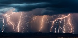 Foto: Fuertes tormentas eléctricas azotan Francia /Cortesía