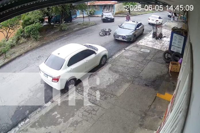 Foto: Inexperiencia de un motorizado en Managua /TN8 Foto: Inexperiencia de un motorizado en Managua /TN8