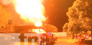 Foto: "Infierno químico en Managua" Explosiones y llamas arrasan fábrica de productos de limpieza/TN8