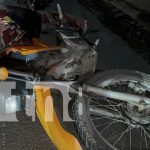 Triple colisión de motocicletas deja a una mujer severamente golpeada en Juigalpa Foto: Triple colisión de motocicletas deja a una mujer severamente golpeada en Juigalpa/TN8