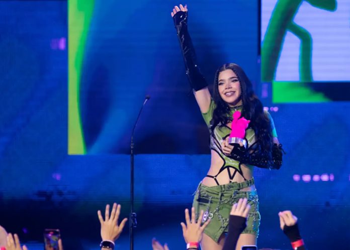 Foto: Kenia OS y Peso Pluma /cortesía Foto: Kenia OS y Peso Pluma /cortesía