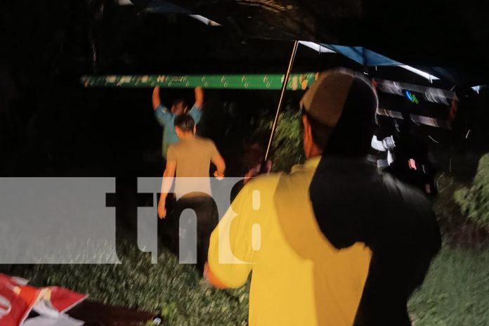 Foto: Camioneta queda atrapada en cauce por negligencia en las delicias, Managua/TN8 Foto: Camioneta queda atrapada en cauce por negligencia en las delicias, Managua/TN8